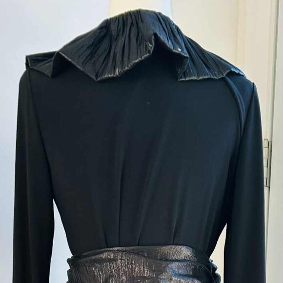 Joseph Ribkoff Metallic Lamé Ruffle-Collar Black Wrap Top with Obi Belt – US 12 - Picture 6 of 8
